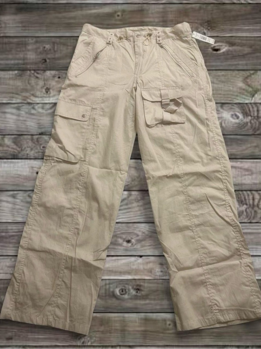 ✨ NEW WITH TAGS ✨ Justify cream wide-leg cargo pants